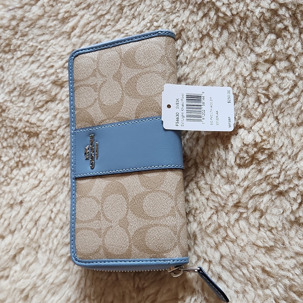 NWT Coach Light Khaki & Pool Leather Accordian Zip Long Wallet 💙🎁